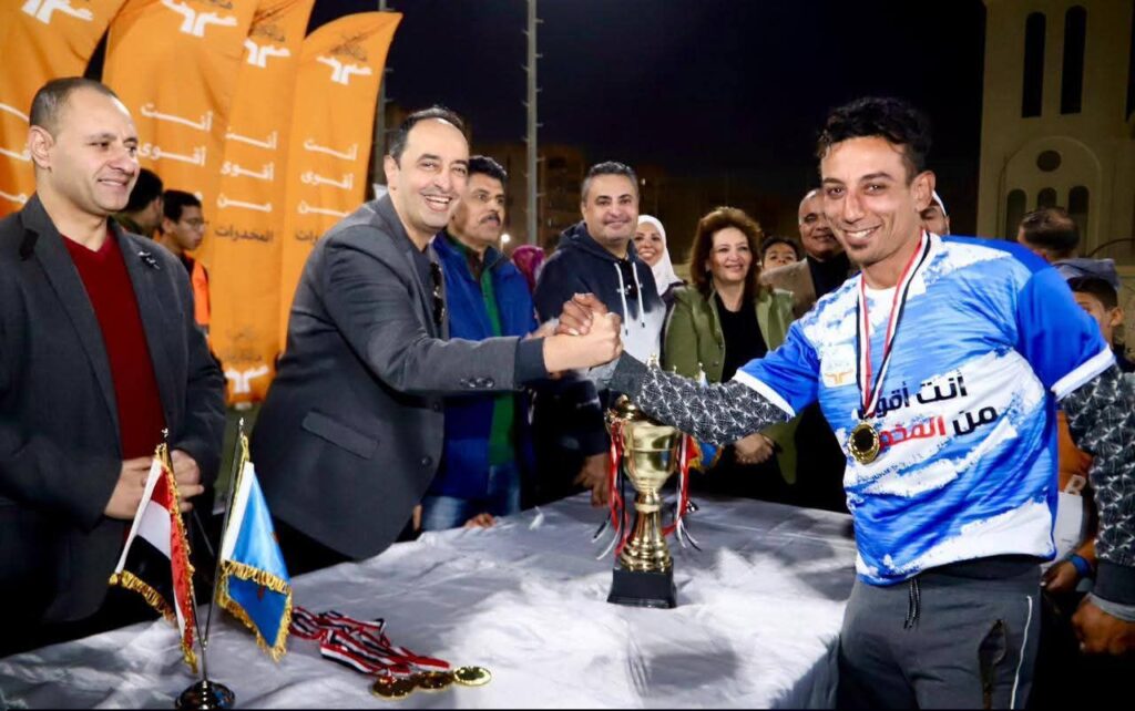 fb_img_1767259269274810576196646922106-1024x642 تحت شعار "سنة جديدة تعافي"..■ مدير صندوق مكافحة الإدمان يشارك المتعافين وأسرهم من أبناء المناطق المطورة "بديلة العشوائيات" احتفالات رأس السنة ضمن برامج الحماية للحد من الانتكاسة بحضور 500 مشارك