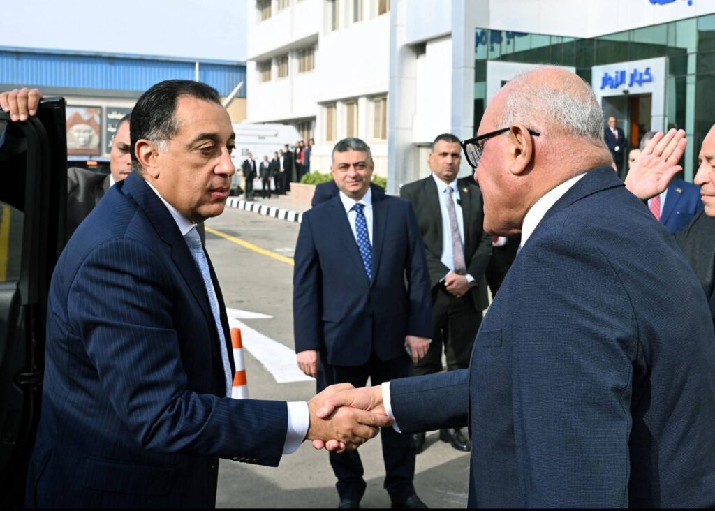 fb_img_17672594426453298713783825065811-1024x732 رئيس الوزراء يتفقد أعمال تطوير مصنع عربات السكك الحديدية ومترو الأنفاق "سيماف" بحلوان