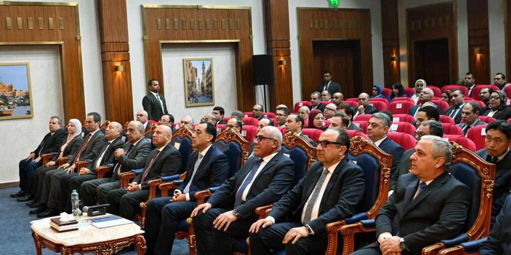fb_img_17672594496643010898101607541061-1024x512 رئيس الوزراء يتفقد أعمال تطوير مصنع عربات السكك الحديدية ومترو الأنفاق "سيماف" بحلوان