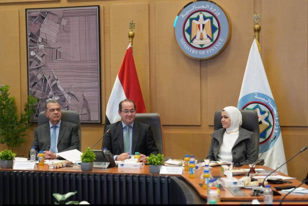 fb_img_17672598802042803896742181376202-1024x684 وزير المالية.. في لقائه مع المؤثرين بالسوشيال ميديا: ▪︎توسيع القاعدة الاقتصادية والإنتاجية والتصديرية والضريبية والجمركية من خلال تحفيز القطاع الخاص على النمو