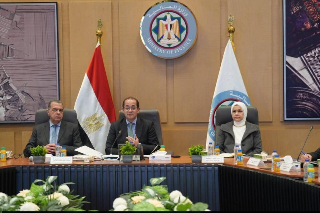 fb_img_17672598823936094534633837607533-1024x684 وزير المالية.. في لقائه مع المؤثرين بالسوشيال ميديا: ▪︎توسيع القاعدة الاقتصادية والإنتاجية والتصديرية والضريبية والجمركية من خلال تحفيز القطاع الخاص على النمو