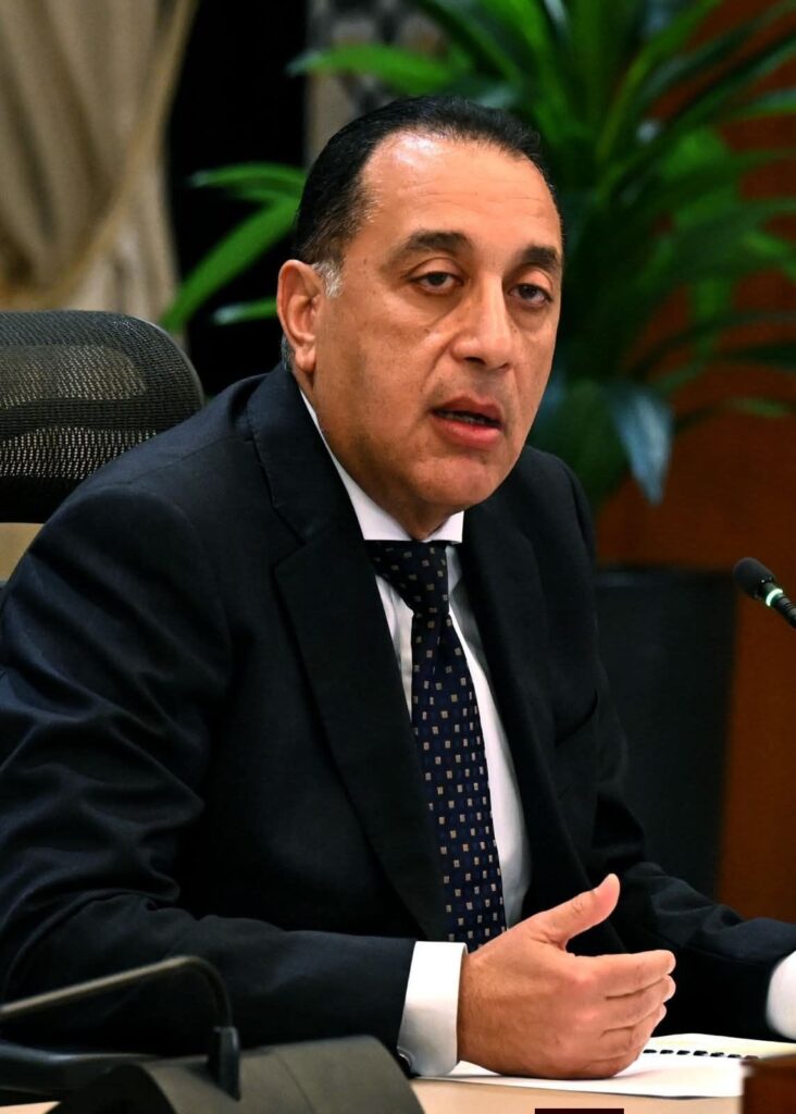 fb_img_17678652746335914931349976474921-732x1024 رئيس الوزراء يتابع جهود منظومة الشكاوى الحكومية خلال شهر ديسمبر 2025