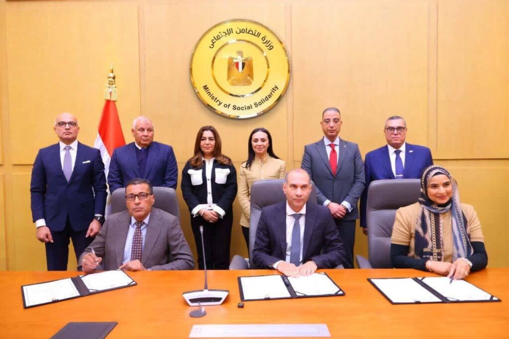 fb_img_17692430019763968183580199739435-1024x682 وزيرتا التضامن الاجتماعي والتنمية المحلية ومحافظا الوادي الجديد والفيوم ورئيس جامعة عين شمس يشهدون توقيع 4 بروتوكولات تعاون لتحسين جودة وكفاءة الخدمات الصحية المقدمة للأطفال حديثي الولادة