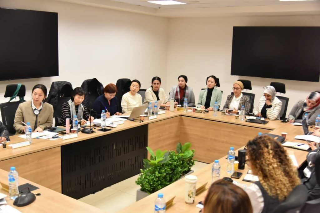 fb_img_17692443519126840993441518172463-1024x683 نائب وزير الصحة تبحث تطوير المرحلة الثانية من مشروع «مركز الخدمة المجمعة» لدعم النساء والفتيات