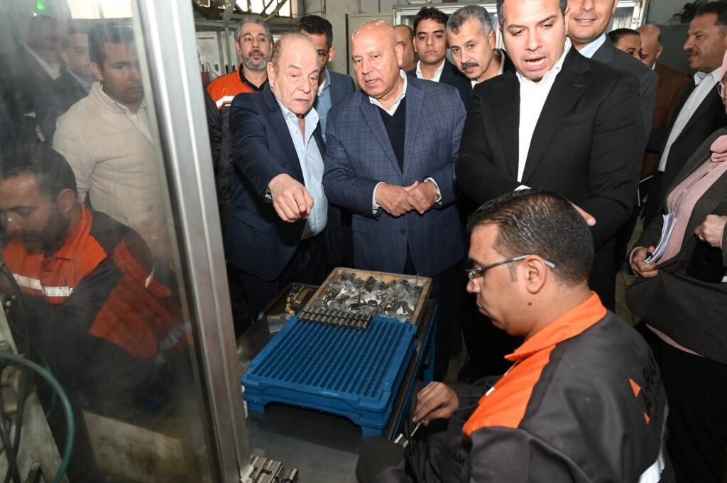 fb_img_17702786185153352694745397579061-1024x681 نائب رئيس مجلس الوزراء للتنمية الصناعية وزير الصناعة والنقل يتفقد 3 مصانع متخصصة في الصناعات الهندسية بمدينة العاشر من رمضان