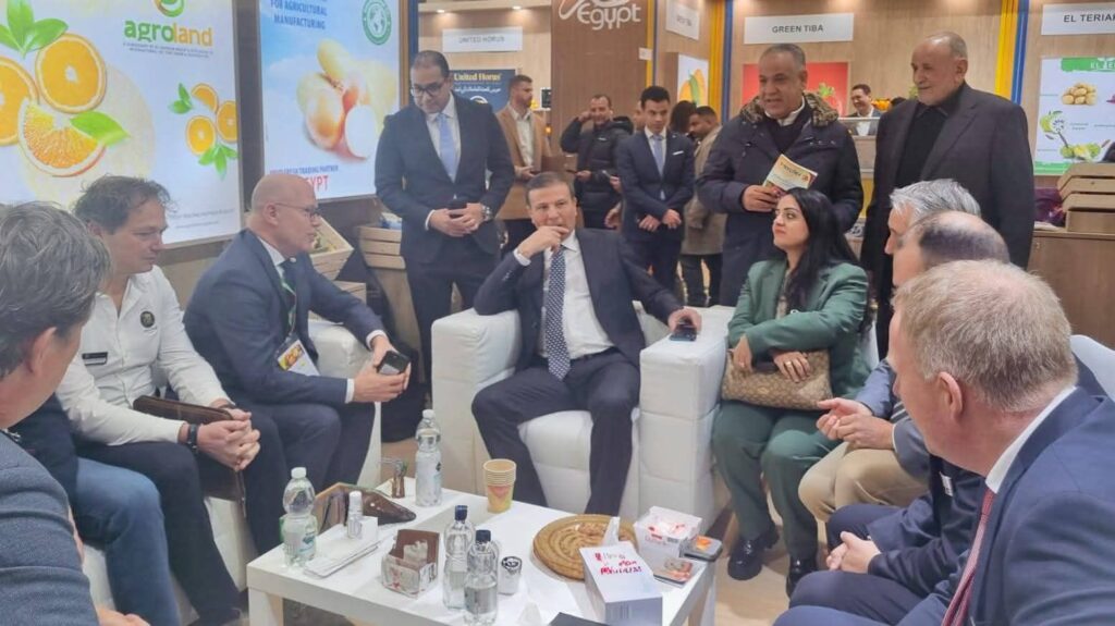 fb_img_17702828332072411009272420516089-1024x575 وزير الزراعة يبحث في "برلين" تعزيز التعاون مع كبرى الشركات الهولندية لرفع قدرات التصدير والإنتاج الزراعي