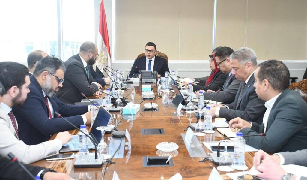 fb_img_17702983402201622452863745263175-1024x600 وزير الإسكان يتابع الإجراءات المتخذة لتدشين منصة تصدير العقار