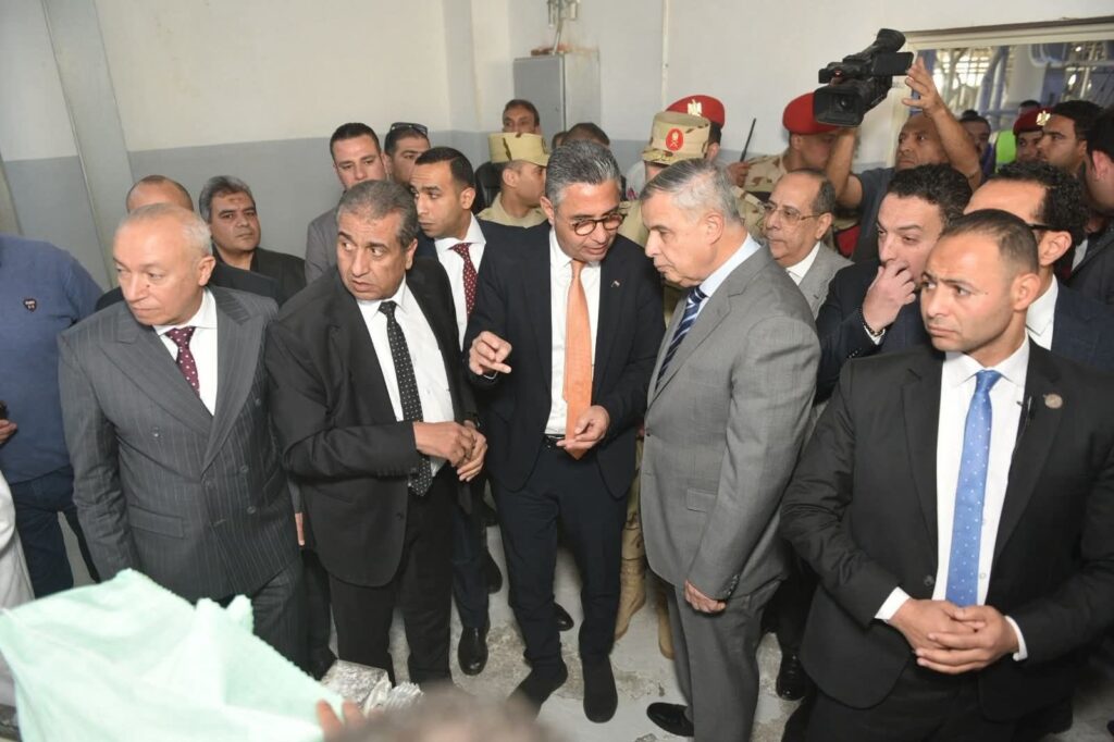 fb_img_17705604822513414331341884492409-1024x682 الدكتور شريف فاروق وزير التموين والتجارة الداخلية والفريق أحمد خالد محافظ الإسكندرية يفتتحان عددًا من المشروعات التموينية بالمحافظة لتعزيز منظومة الأمن الغذائي .