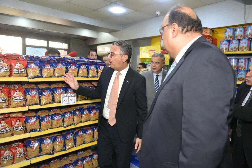 fb_img_17705604911941595137258484193075-1024x683 الدكتور شريف فاروق وزير التموين والتجارة الداخلية والفريق أحمد خالد محافظ الإسكندرية يفتتحان عددًا من المشروعات التموينية بالمحافظة لتعزيز منظومة الأمن الغذائي .