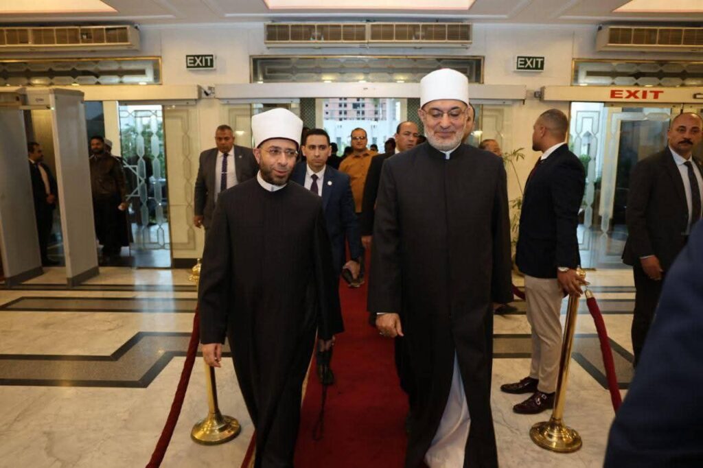 fb_img_17713626557387658713140213505001-1024x682 نائبًا عن رئيس الوزراء: وزير الأوقاف يشهد احتفال دار الإفتاء باستطلاع هلال شهر رمضان ويهنئ رئيس الجمهورية بالشهر الكريم