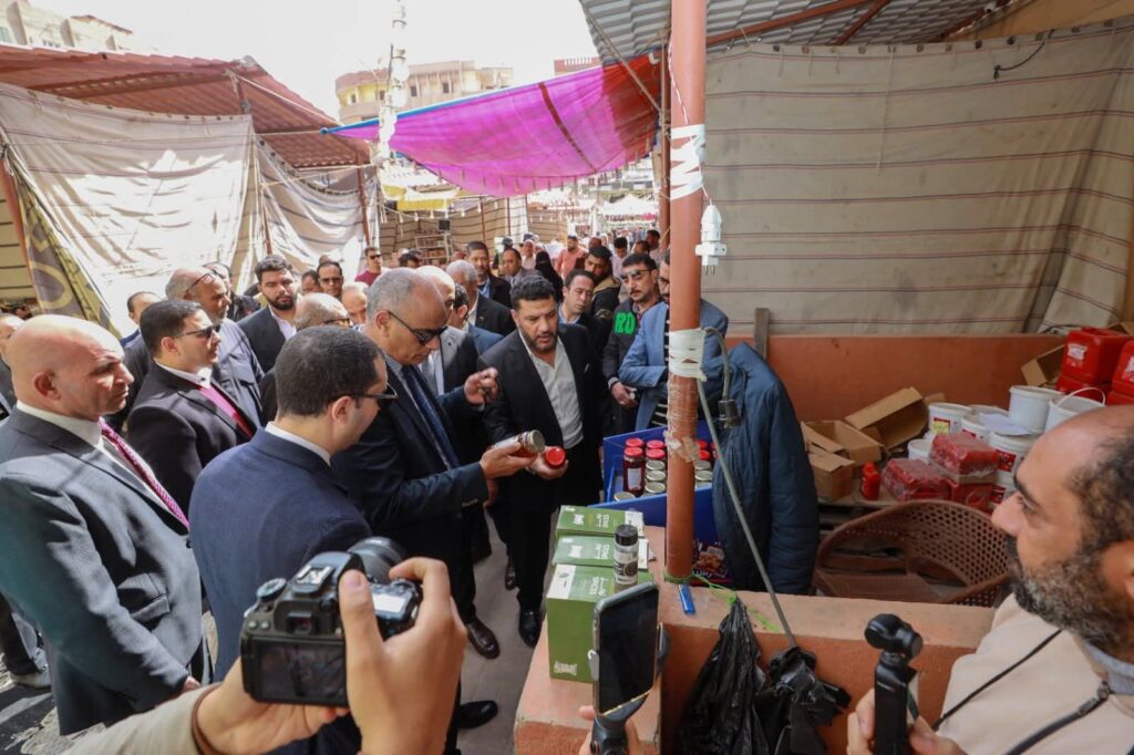 fb_img_17715113034544209807394282653056-1024x682 محافظ كفرالشيخ يتفقد معرض «أهلًا رمضان» للسلع الغذائية والاستهلاكية بتخفيضات من 10 لـ 30% .. لتلبية احتياجات أهالينا وتخفيف الأعباء المعيشية عنهم