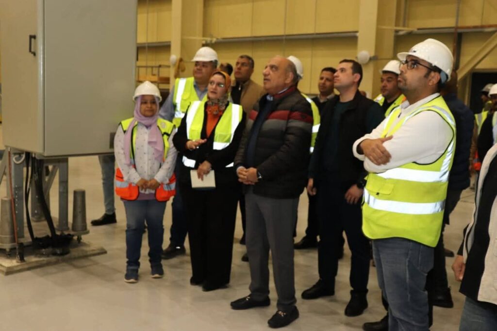 fb_img_17716716150574892217831085640275-1024x682 الدكتور محمود عصمت يتفقد محطة الربط الكهربائي المصري السعودي العملاقة جهد 500 كيلو فولت تيار مستمر بمدينة بدر ويتابع ميدانيًا الاختبارات تمهيدًا للتشغيل وإطلاق التيار