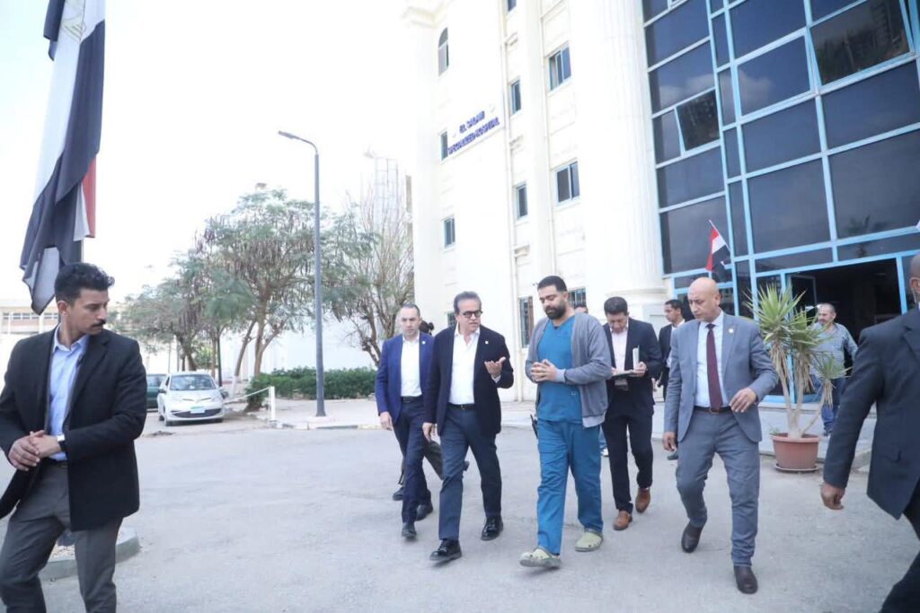 fb_img_17716721504029173680302420257944-1024x683 وزير الصحة يجري جولة مفاجئة بمستشفى السلام التخصصي في أول أيام رمضان ويحيل مدير المستشفى للتحقيق