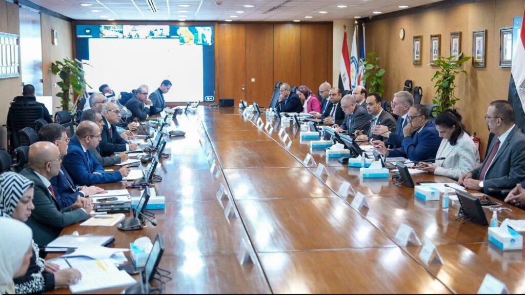 fb_img_17718535800584882311353306578908-1024x575 وزير البترول والثروة المعدنية يؤكد على أهمية التكنولوجيا في تعظيم الاستفادة من الفرص البترولية بخليج السويس