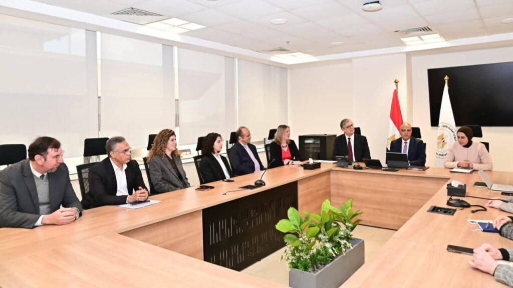 fb_img_17720932909411709333414144082622-1024x576 الأستاذ الدكتور/ هاني سويلم، وسفير هولندا بالقاهرة، ونائب وزير الخارجية، يوقعون اتفاقية منحة تمويل دراسة جدوى حماية الشواطىء باستخدام مواد طبيعية في دلتا النيل، والمقدمة من مؤسسة Invest International الهولندية