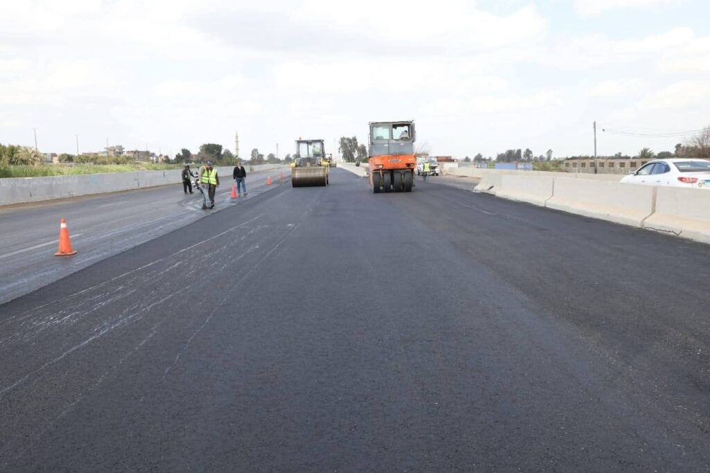 fb_img_177218410101989690572962690758-1024x683 وزير النقل يتفقد مواقع العمل بمشروع إنشاء طريق حر شرق الرياح التوفيقي في المسافة من بنها حتى المنصورة بطول 73  كم