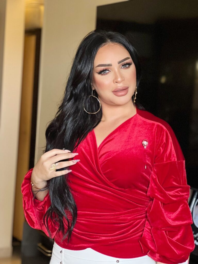 img-20260211-wa00067389967403618390130-768x1024 بودكاست جريء يكشف الوجه الاخر لنجوم ضد التريند