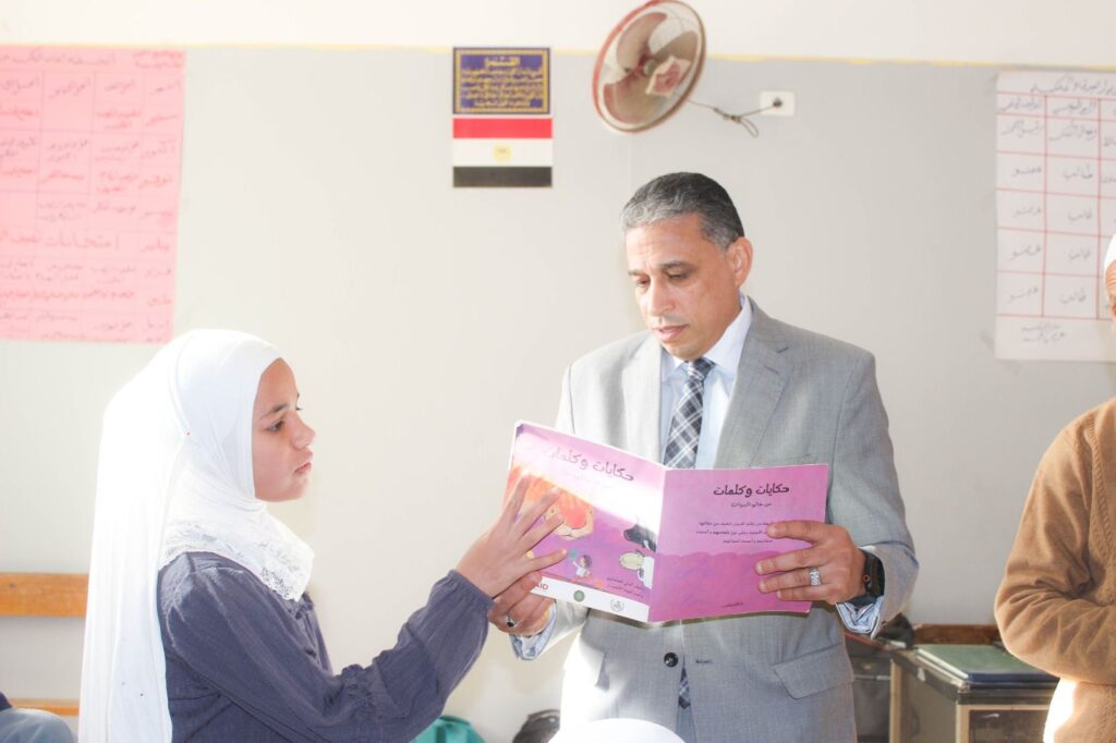 img-20260215-wa00064075978496837854542-1024x682 عطية" يتابع تسليم الكتب الدراسية ميدانياً ويشدد على حل مشاكل المدارس