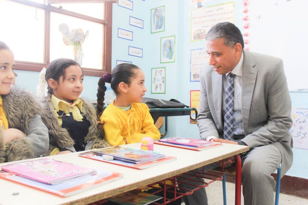 img-20260215-wa00104392963661907880044-1024x682 عطية" يتابع تسليم الكتب الدراسية ميدانياً ويشدد على حل مشاكل المدارس