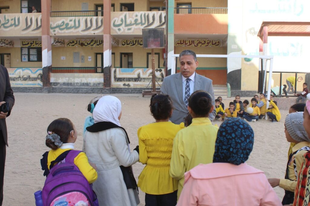 img-20260215-wa00137129123397974531775-1024x682 عطية" يتابع تسليم الكتب الدراسية ميدانياً ويشدد على حل مشاكل المدارس