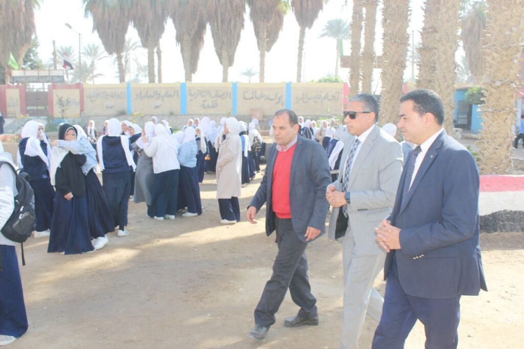 img-20260215-wa00184578745747360693576-1024x682 عطية" يتابع تسليم الكتب الدراسية ميدانياً ويشدد على حل مشاكل المدارس