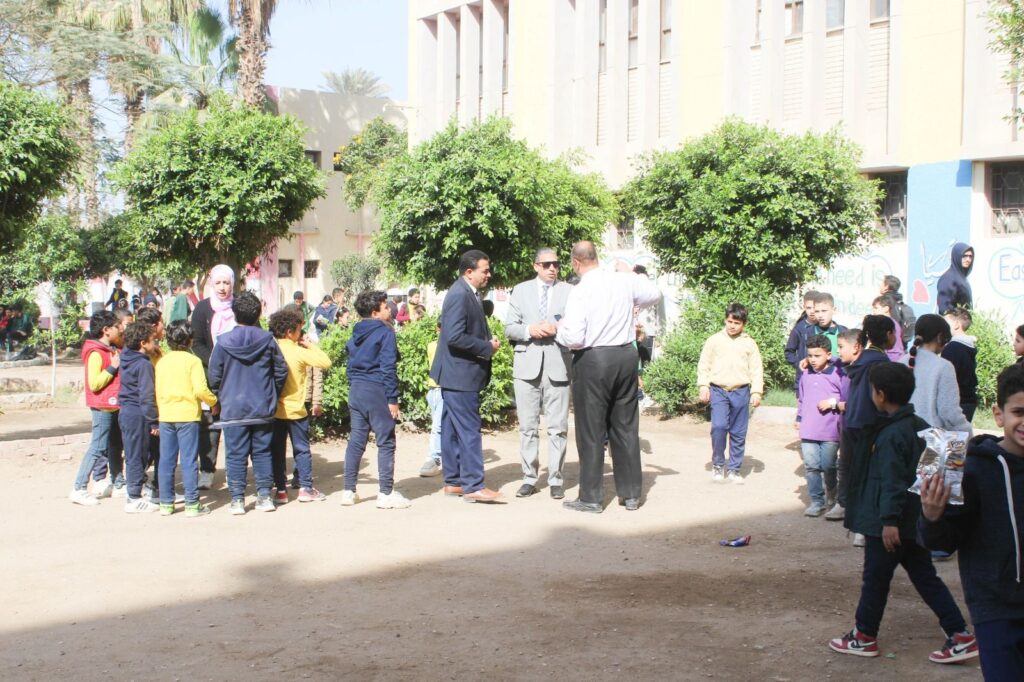 img-20260215-wa00195058051218859702277-1024x682 عطية" يتابع تسليم الكتب الدراسية ميدانياً ويشدد على حل مشاكل المدارس