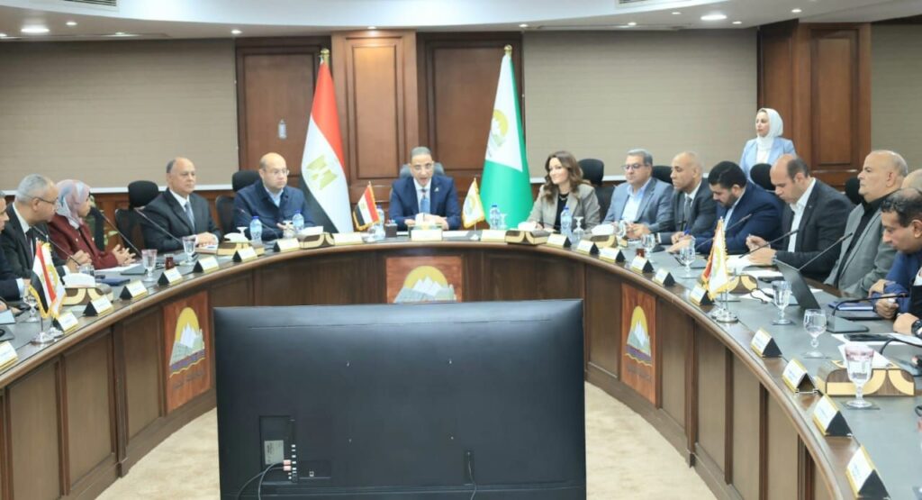 img-20260218-wa00412794033039102915040-1024x555 محافظ الجيزة يلتقي مديري المديريات الخدمية ورؤساء الأجهزة لمناقشة أجندة العمل خلال الفترة المقبلة