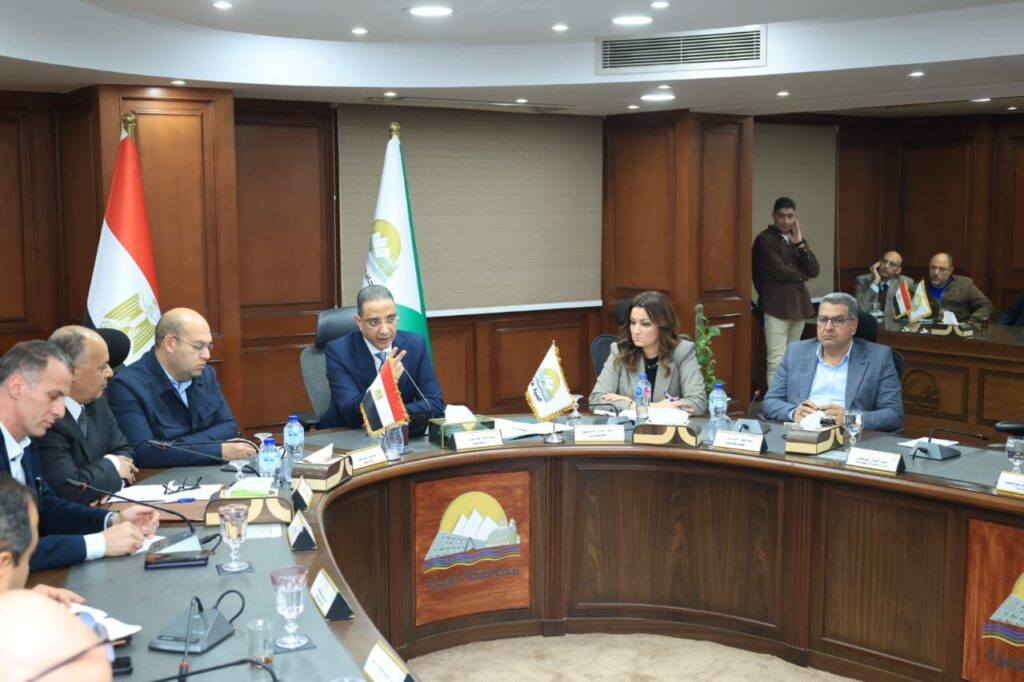 img-20260218-wa00621404306410233462189-1024x682 محافظ الجيزة يعقد اجتماعاً موسعاً مع رؤساء الأحياء والمراكز والمدن لبحث خطة العمل خلال المرحلة القادمة واستعدادات رمضان ورفع مستوى الخدمات