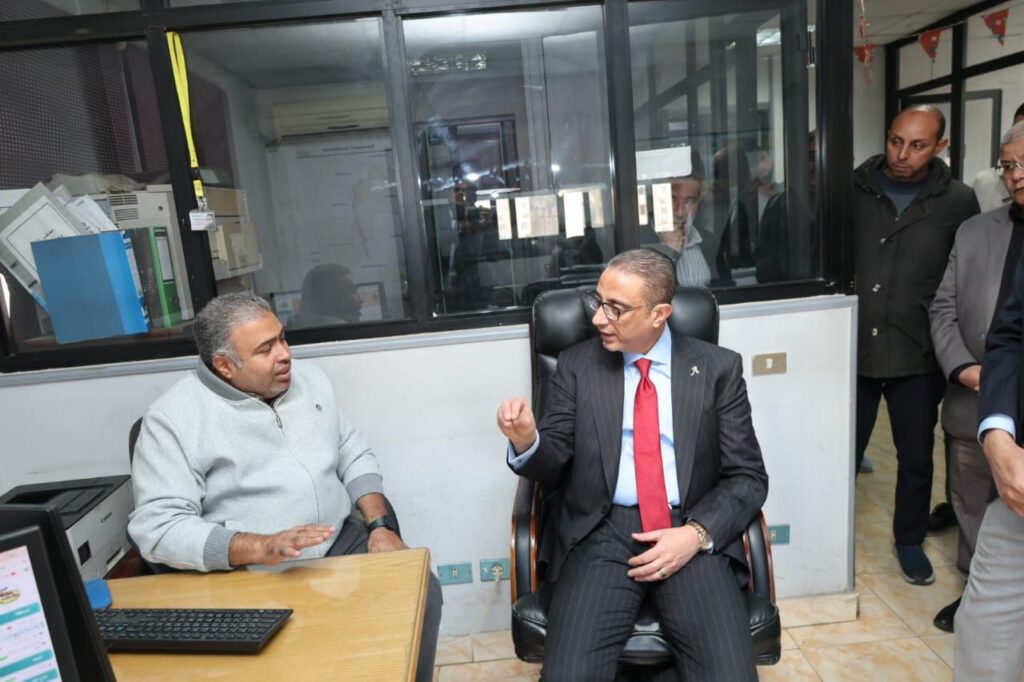 img-20260219-wa00394509440086175193764-1024x682 محافظ الجيزة يتفقد مركز معلومات شبكات المرافق للتعرف على خطط العمل والخدمات التي يقدمها المركز وسبل تحسين ورفع كفاءة آليات ونظم التشغيل