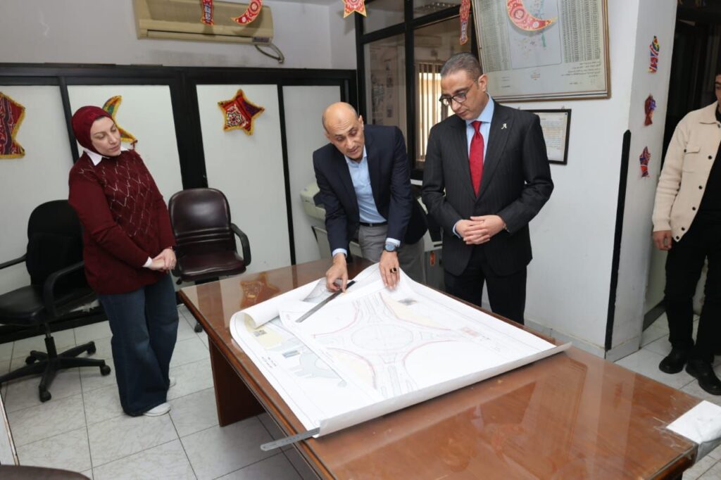 img-20260219-wa00442725491948017932228-1024x682 محافظ الجيزة يتفقد مركز معلومات شبكات المرافق للتعرف على خطط العمل والخدمات التي يقدمها المركز وسبل تحسين ورفع كفاءة آليات ونظم التشغيل