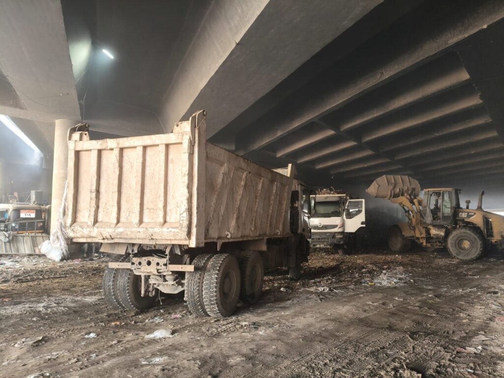 img-20260220-wa00681198759760511863021-1024x768 محافظة الجيزة ترفع 1060 طن مخلفات من انفاق العشاروة بالعمرانية والريس ببولاق الدكرور