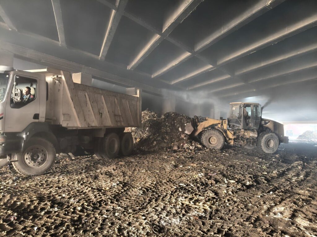 img-20260220-wa0069750416425579706407-1024x768 محافظة الجيزة ترفع 1060 طن مخلفات من انفاق العشاروة بالعمرانية والريس ببولاق الدكرور