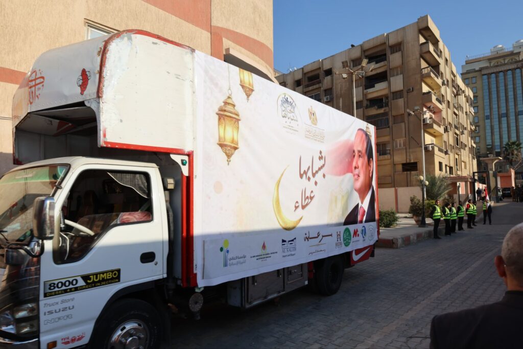 img-20260221-wa00978614273698956579857-1024x683 في أولى لقاءاته بقطاع الشباب والرياضة… محافظ الجيزة يشارك في تعبئة 10 آلاف كرتونة مواد غذائية لدعم القرى الأكثر احتياجًا بـ10 محافظات