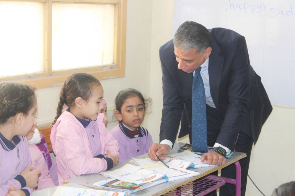 img-20260225-wa00443276359833942771283-1024x682 عطية" يواصل زياراته الميدانية المفاجئة ويتفقد مدارس الهرم والعمرانية