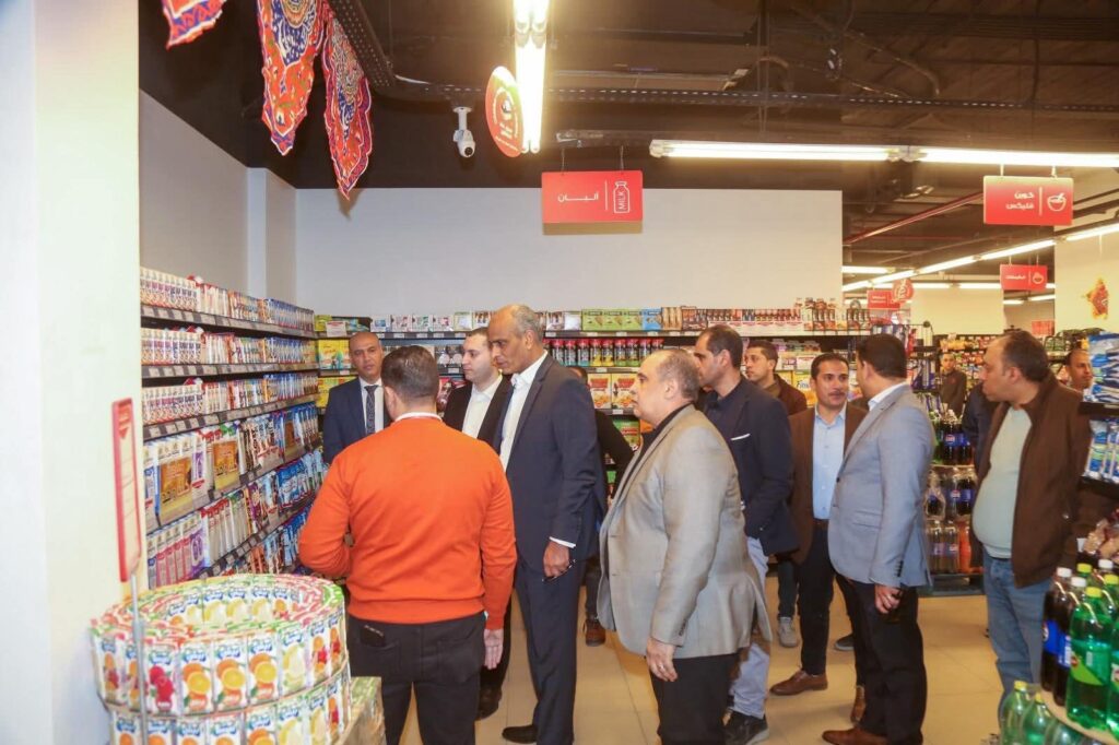 10003791503326939404865921510-1024x682 محافظ كفرالشيخ يقود حملة مفاجئة للرقابة على الأسعار بالمنافذ والسلاسل التجارية