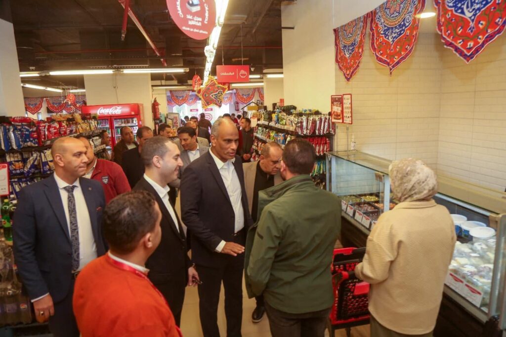 10003791532785773958776747998-1024x682 محافظ كفرالشيخ يقود حملة مفاجئة للرقابة على الأسعار بالمنافذ والسلاسل التجارية