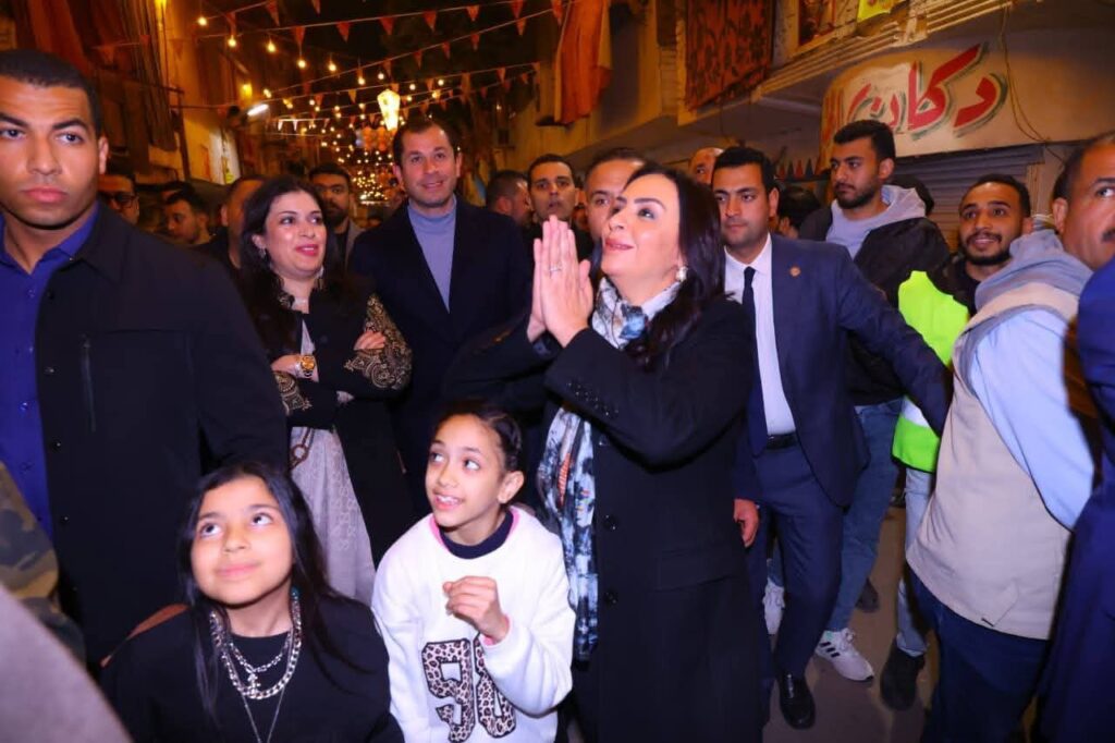 fb_img_17726991359157278038527160168399-1024x682 وزيرة التضامن الاجتماعي تتفقد الاستعدادات النهائية لإفطار المطرية.. وتعلن تدشين مؤسسة شباب 15 رمضان.. والأهالي يتوجهون بالشكر للسيد رئيس الجمهورية