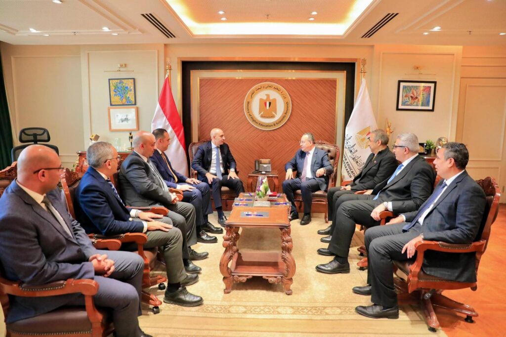fb_img_17727000142721635070176956100670-1024x682 وزيرا التعليم العالي والتربية والتعليم يبحثان تعزيز التكامل المؤسسي بين الوزارتين وتطوير آليات التنسيق المشترك