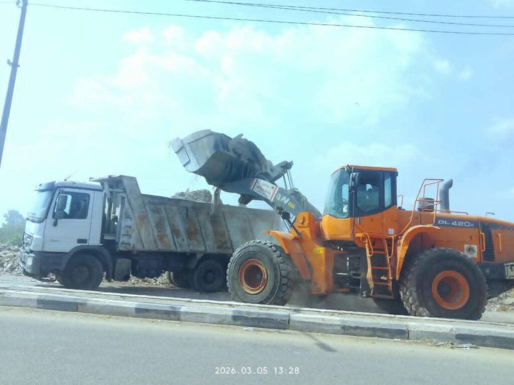 fb_img_17727461678811873281077365690094-1024x768 محافظ الغربية يتابع لليوم الثاني على التوالي الحملة المكبرة لإزالة بؤر تجمعات القمامة في حي أول طنطا.. رفع أكثر من 300 طن مخلفات واستعادة المظهر الحضاري للشوارع