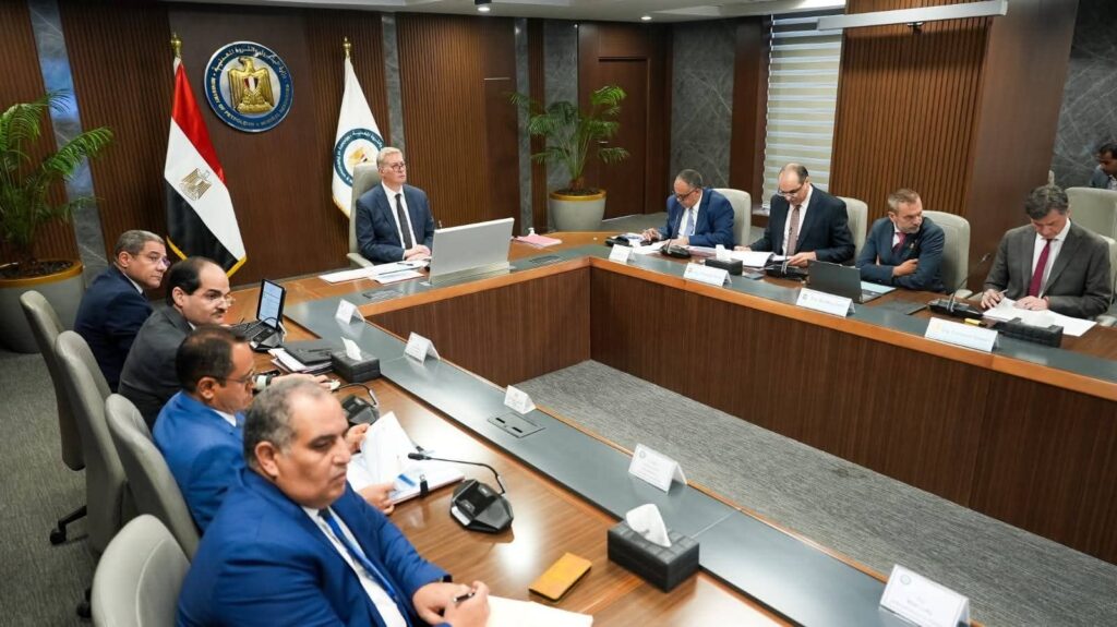 fb_img_17727872181942393357558847651904-1024x575 وزير البترول والثروة المعدنية: برنامج لتعظيم الاستفادة من موارد حقل ظهر بالتعاون مع شركاء الاستثمار