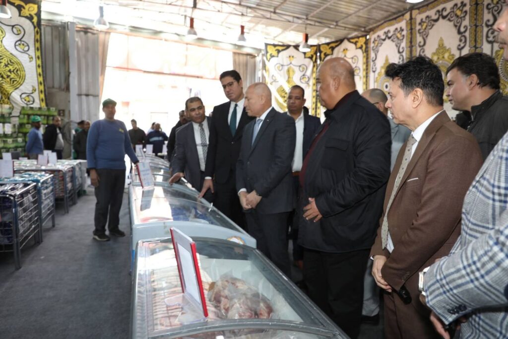 fb_img_17728077996392703960165481910786-1024x683 افتتح د. إبراهيم صابر محافظ القاهرة يرافقه أيمن عشرى رئيس الغرفة التجارية بالقاهرة ، معرض " أهلًا بالعيد "