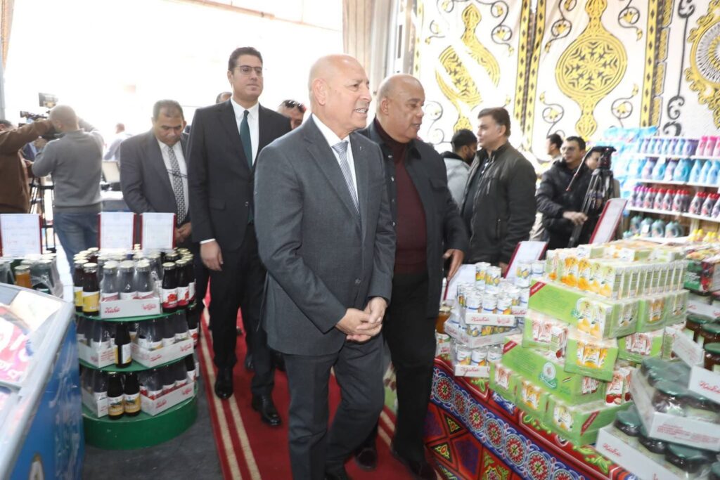 fb_img_17728078014785764430214637954161-1024x683 افتتح د. إبراهيم صابر محافظ القاهرة يرافقه أيمن عشرى رئيس الغرفة التجارية بالقاهرة ، معرض " أهلًا بالعيد "