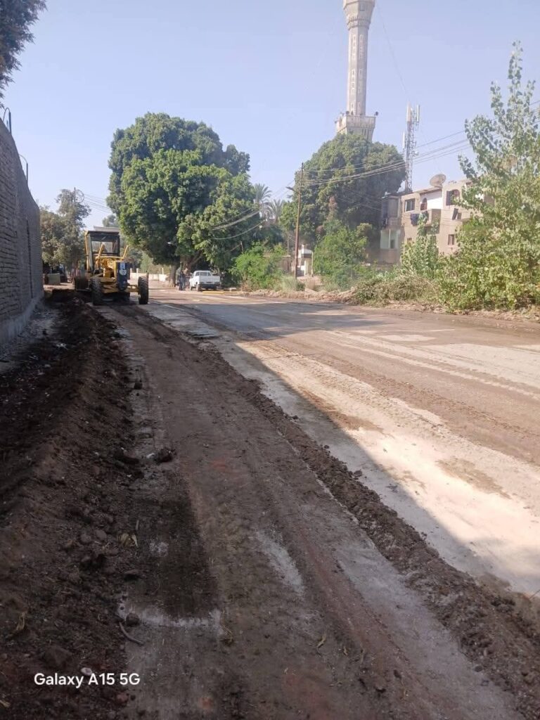 fb_img_1772808566538873124469675538144-768x1024 رئيس مدينة القرنة يتابع جاهزية معدات الحملة الميكانيكية.. وتنفيذ حملة نظافة مكبرة بقريتي الملاحه والضبعية