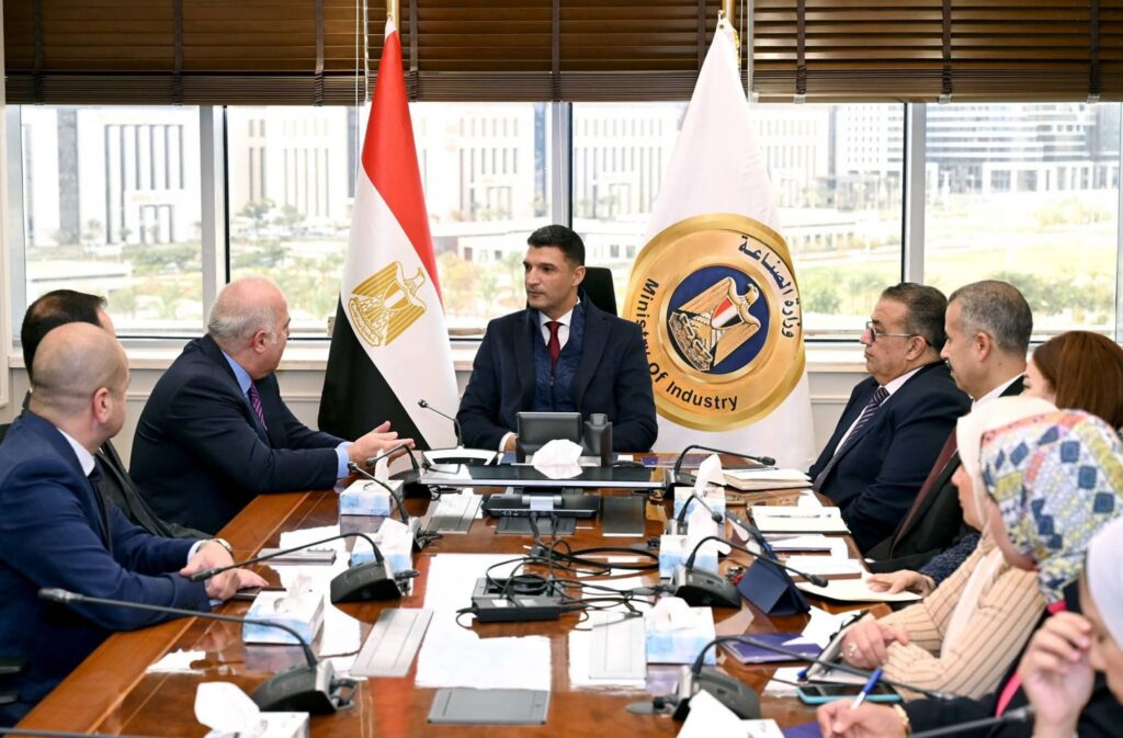 fb_img_17728769834263588174222680607703-1024x673 وزير الصناعة يبحث مع شركة بولاريس للتطوير الصناعي خطط التوسع بالمناطق الصناعية وجذب استثمارات جديدة