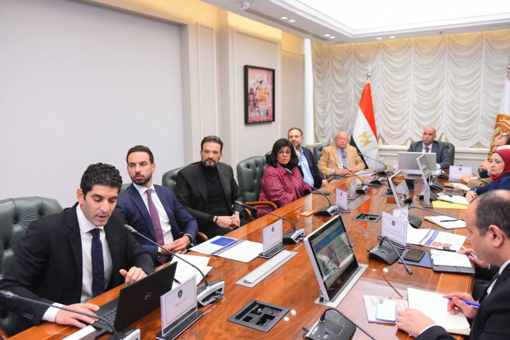 fb_img_17729912994268503013535137227471-1024x683 نموذجًا جديدًا للشراكة بين وزارة العمل والقطاع الخاص لتوفير فرص عمل للشباب ..