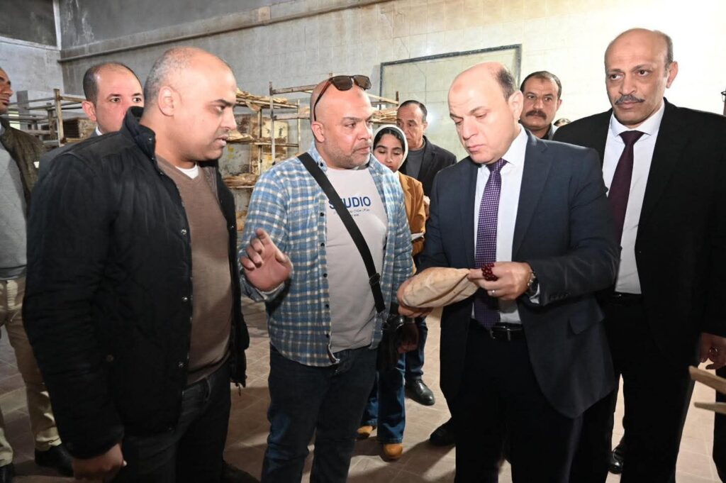 fb_img_17730569216376809882876053716245-1024x681 اللواء دكتور علاء عبدالمعطي خلال جولته: رغيف الخبز يمس حياة كل أسرة.. ولن نسمح بأي تقصير في جودته أو وزنه