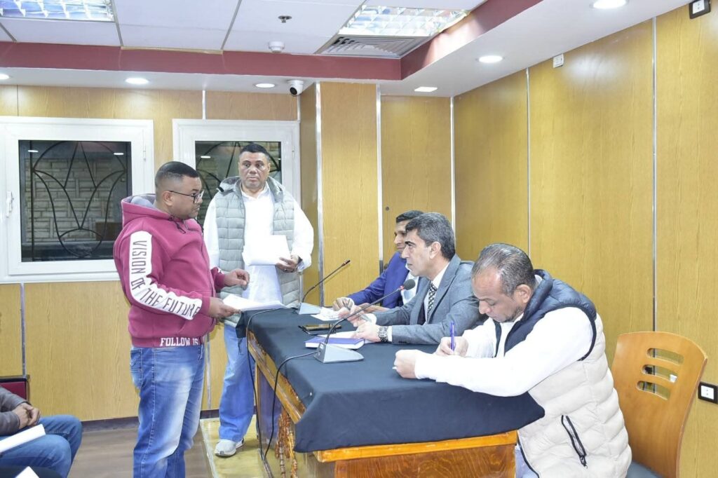 fb_img_17730576766556237298495999454906-1024x682 السكرتير المساعد لمحافظة الأقصر يبحث شكاوى وطلبات المواطنين خلال لقاء اليوم المفتوح