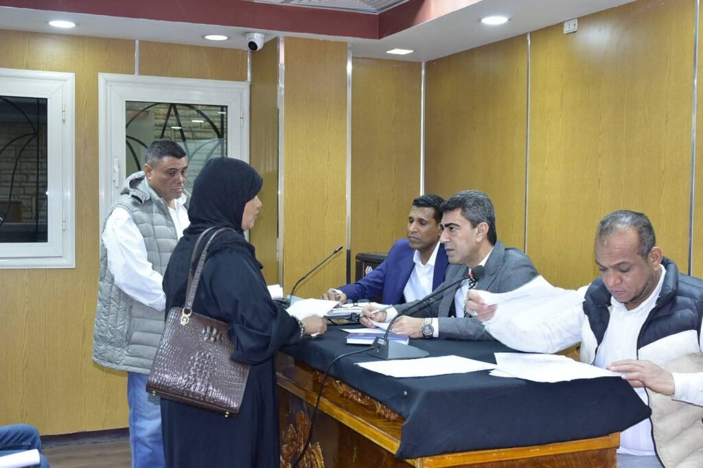 fb_img_17730576789305324866697775412137-1024x682 السكرتير المساعد لمحافظة الأقصر يبحث شكاوى وطلبات المواطنين خلال لقاء اليوم المفتوح