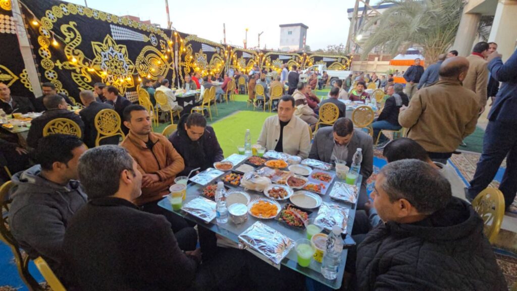 fb_img_17731380734991487760014677381447-1024x577 رئيس البحيرة لتوزيع الكهرباء يشارك العاملين بقطاعي النوبارية والسادات الإفطار الرمضاني