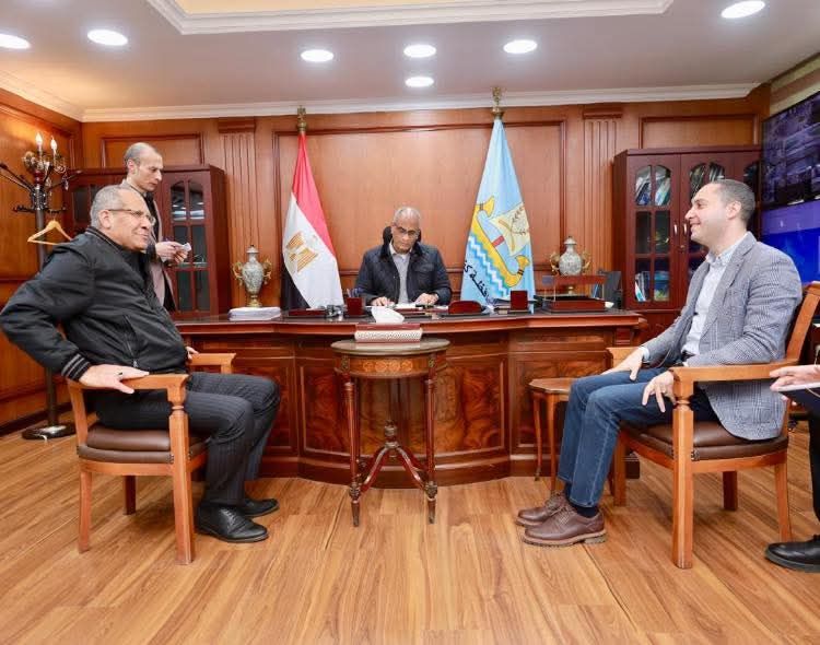 محافظ كفرالشيخ يناقش عدد من الملفات الخدمية والتنموية ومشاكل الدوائر مع  أعضاء مجلسي النواب والشيوخ.. هدفنا تحقيق نقلة خدمية حقيقية لأهالينا